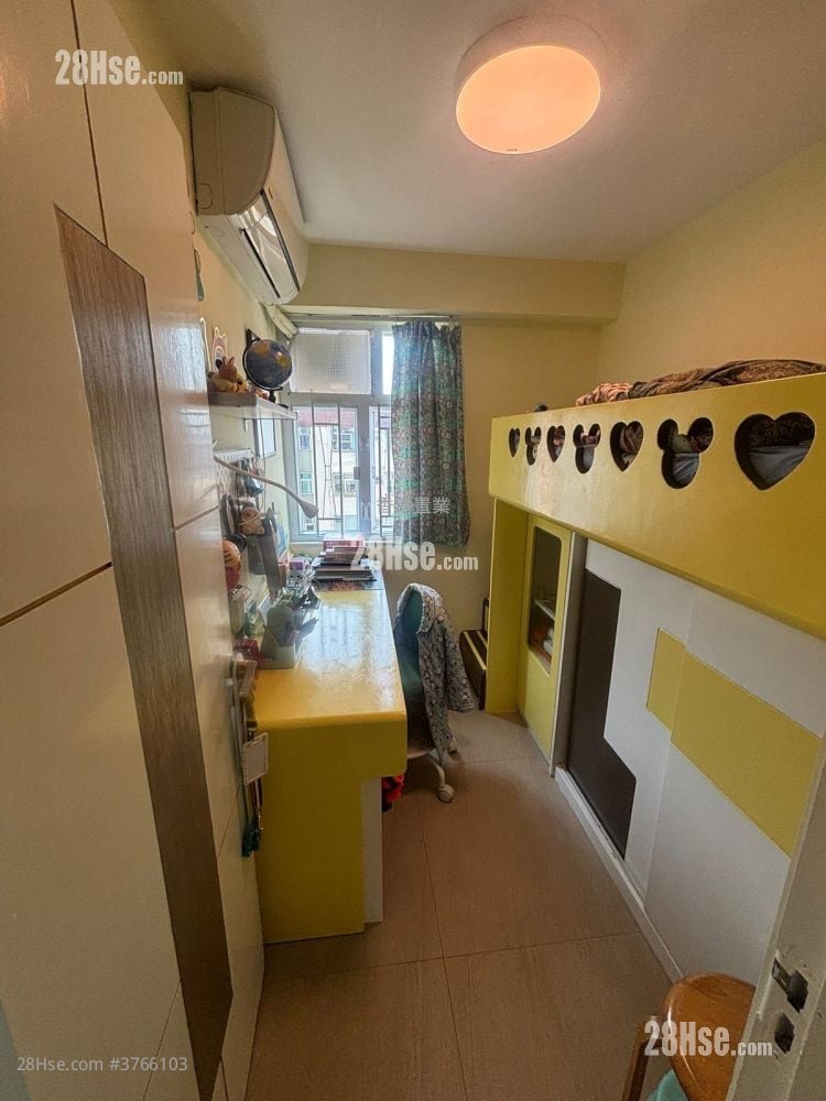 Mei Foo Sun Chuen Sell 3 Bedrooms 804 ft²