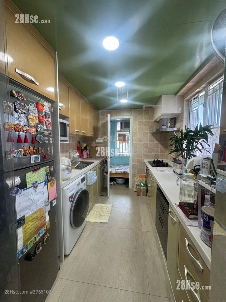 Mei Foo Sun Chuen Sell 3 Bedrooms 804 ft²