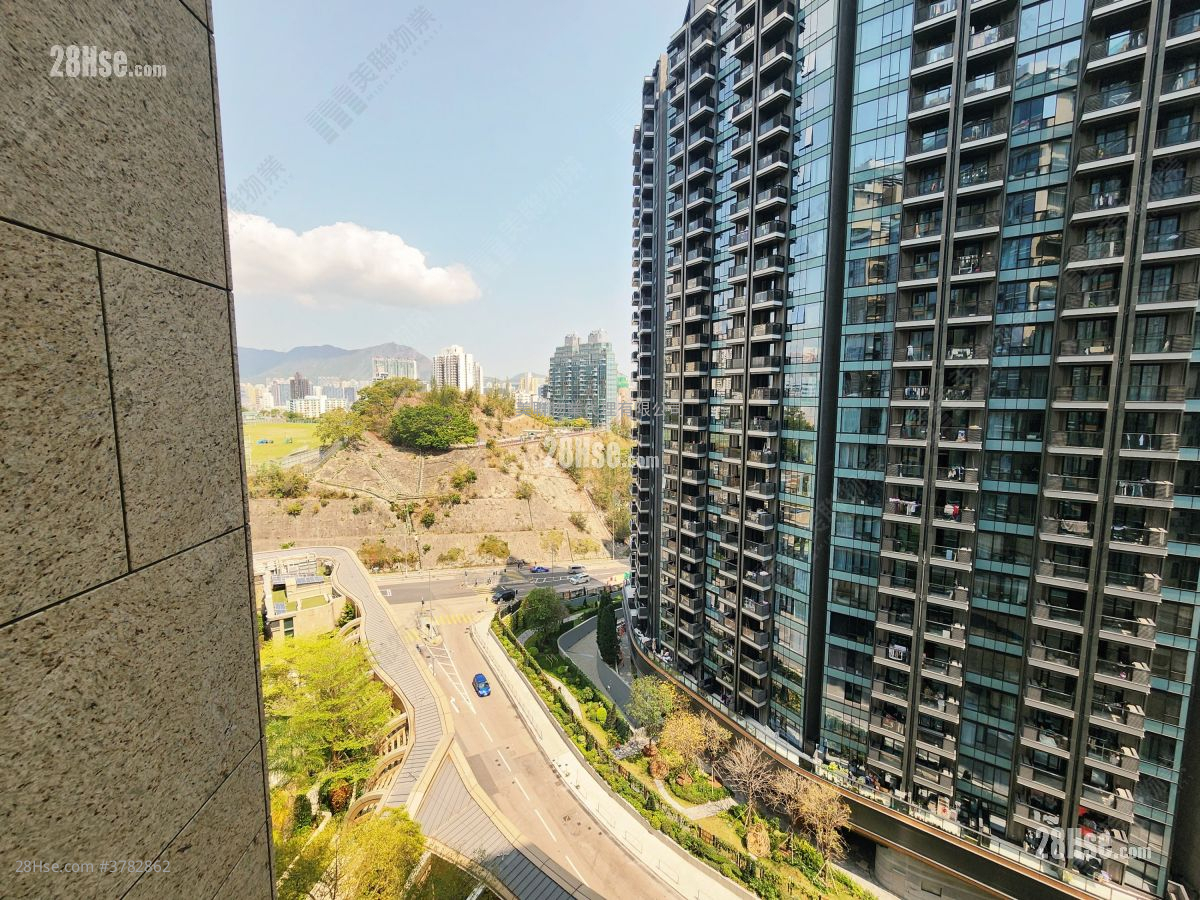 Ultima Sell 4 Bedrooms , 3 Bathrooms 1,237 ft²