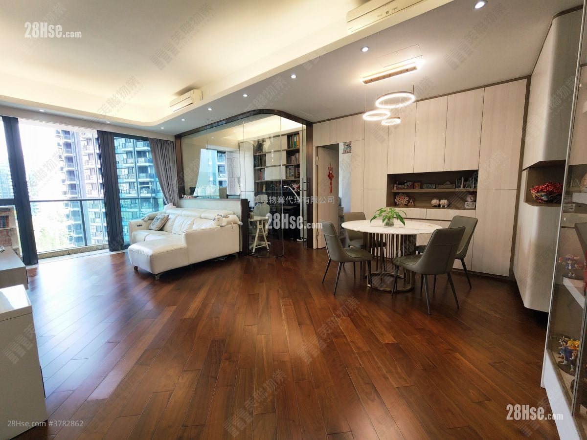 Ultima Sell 4 Bedrooms , 3 Bathrooms 1,237 ft²