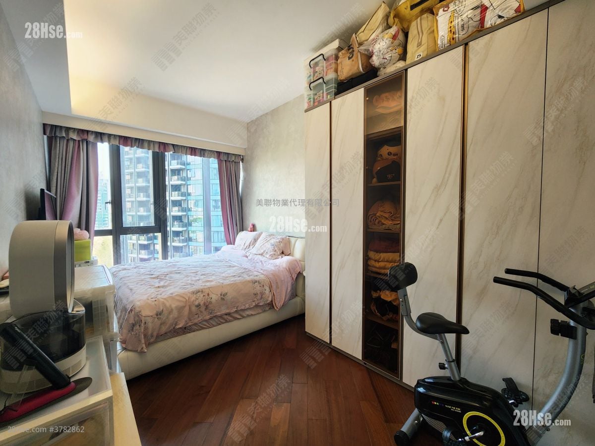 Ultima Sell 4 Bedrooms , 3 Bathrooms 1,237 ft²