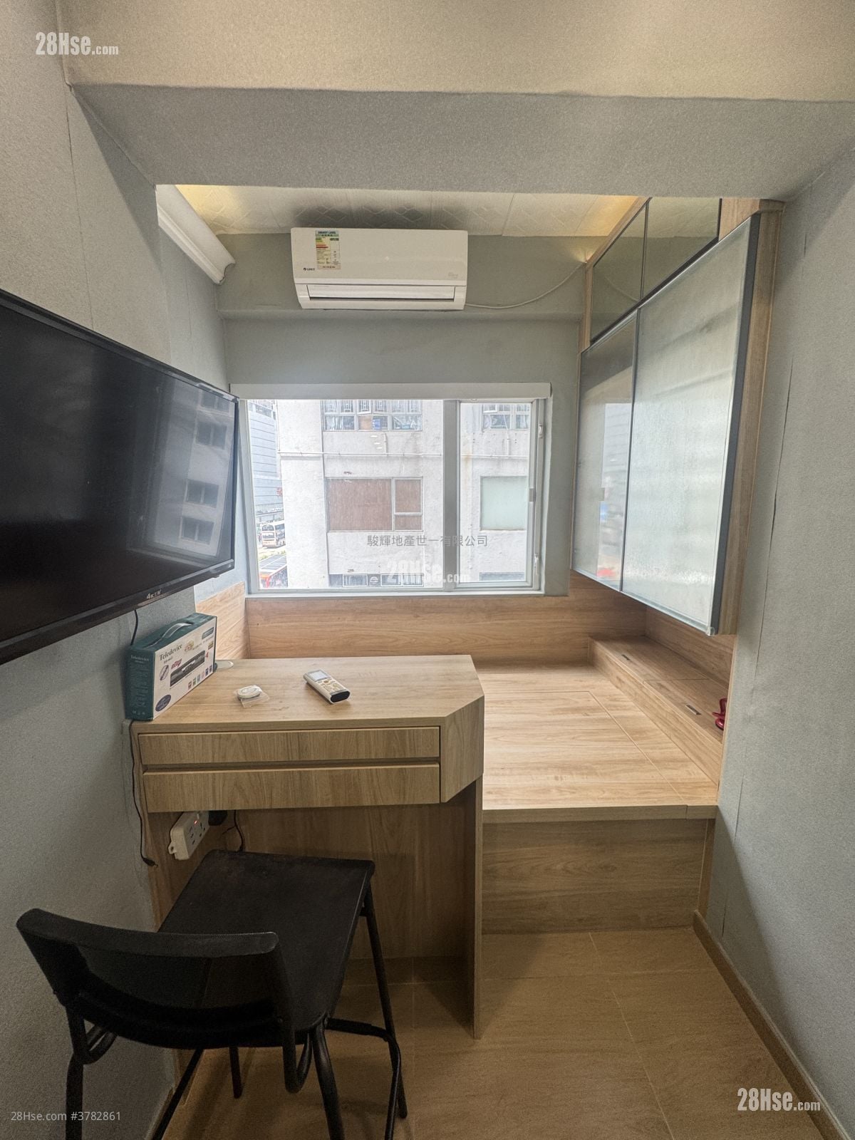 Pak Lok Building Rental Studio , 1 Bathroom 120 ft²