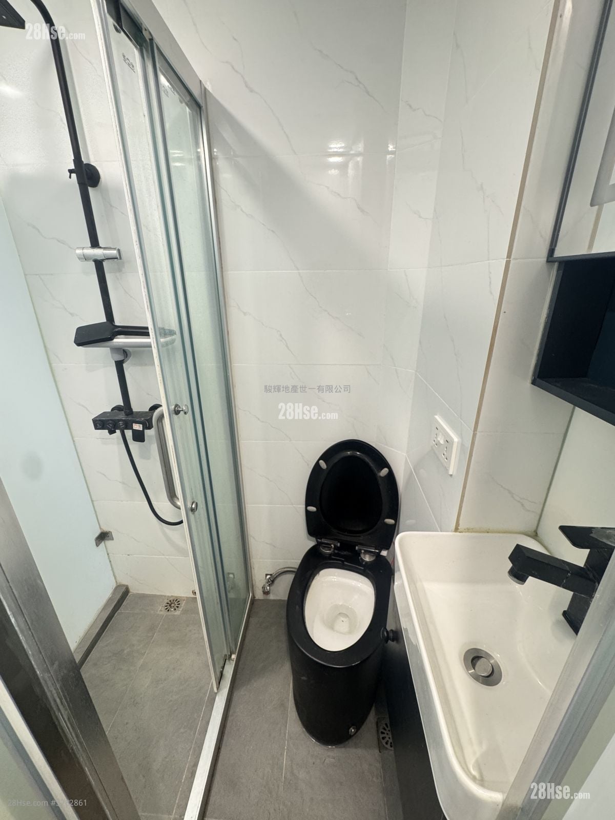 Pak Lok Building Rental Studio , 1 Bathroom 120 ft²