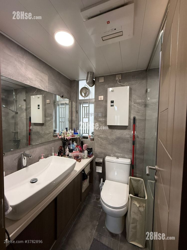 Riviera Gardens Sell 3 Bedrooms , 2 Bathrooms 592 ft²