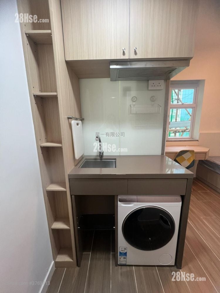 Hoi To Building Rental Studio , 1 Bathroom 180 ft²