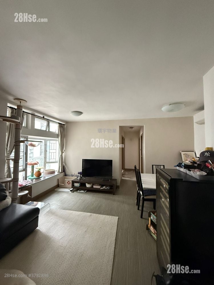 Riviera Gardens Sell 3 Bedrooms , 2 Bathrooms 592 ft²