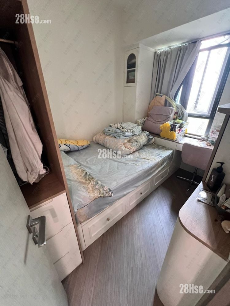 Yoho West Sell 2 Bedrooms 409 ft²