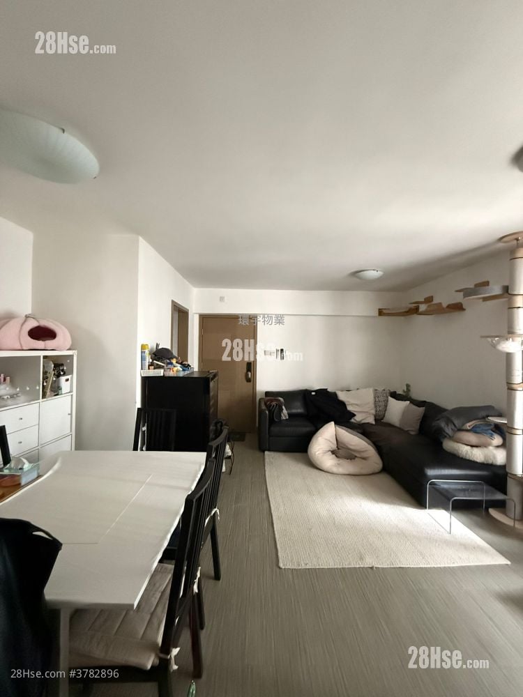 Riviera Gardens Sell 3 Bedrooms , 2 Bathrooms 592 ft²