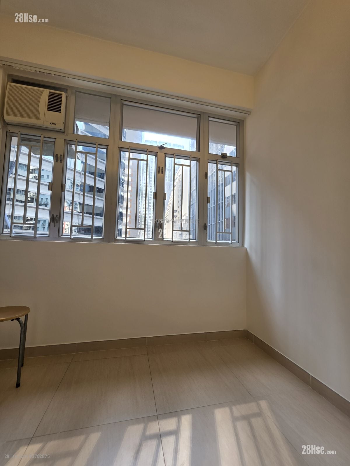 Prime Mansion Rental 3 Bedrooms , 2 Bathrooms 600 ft²