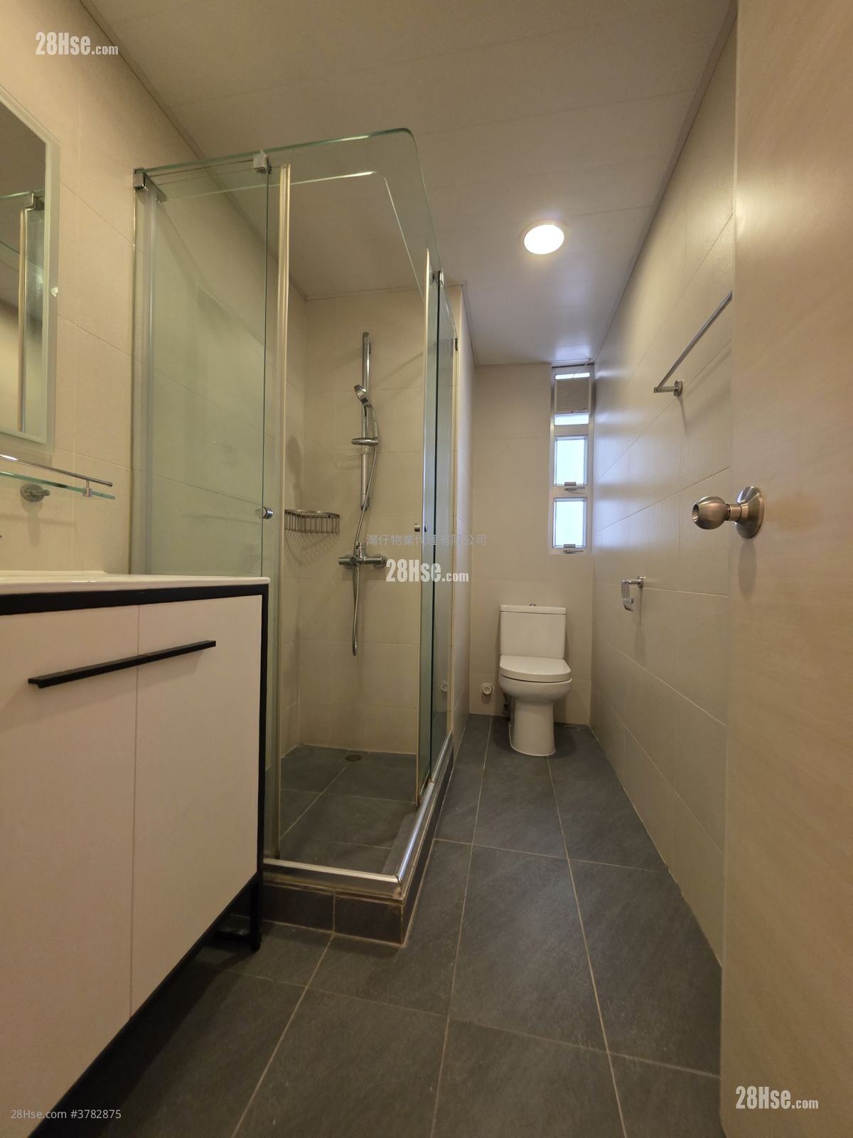 Prime Mansion Rental 3 Bedrooms , 2 Bathrooms 600 ft²