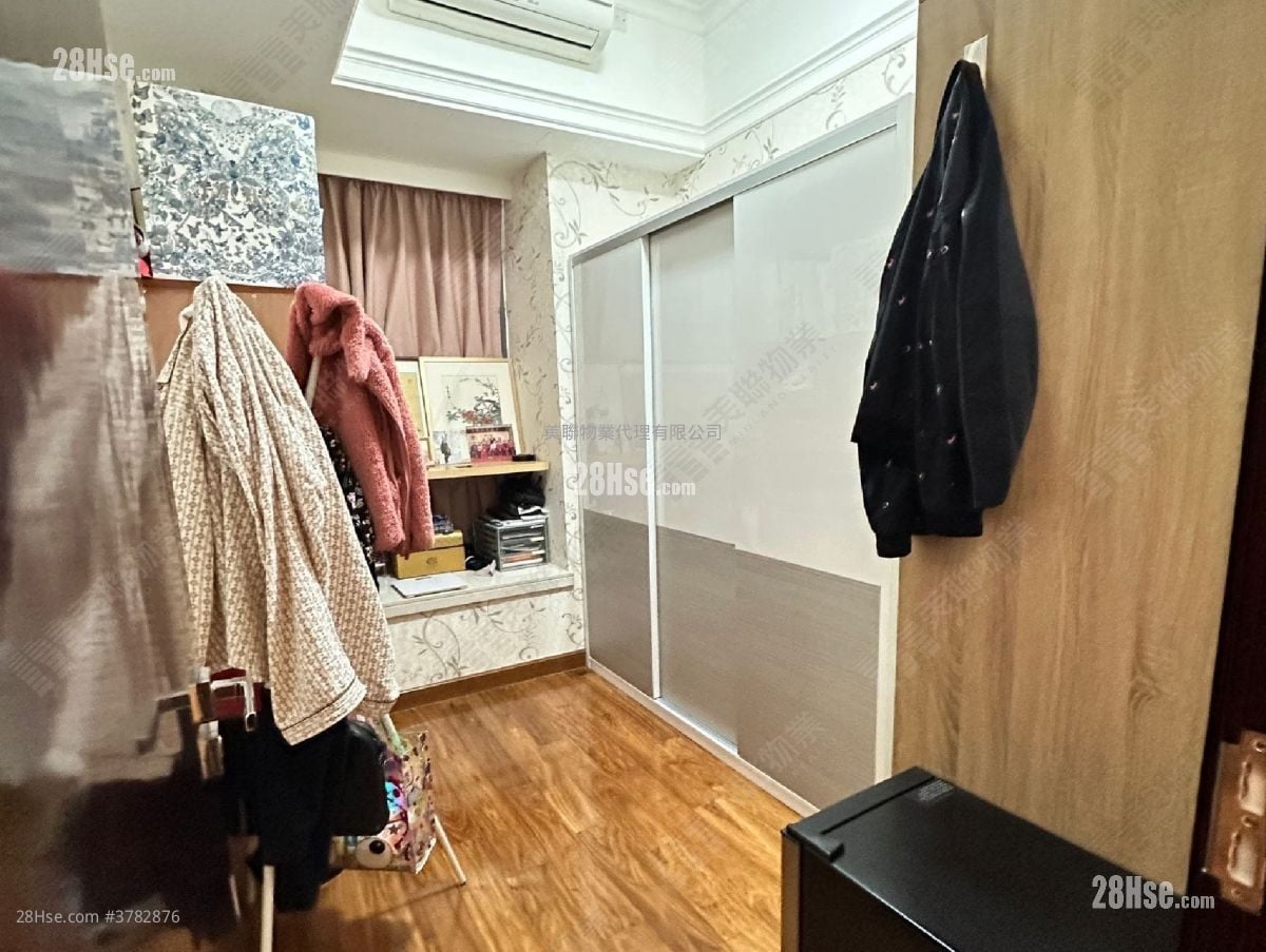 Ultima Sell 2 Bedrooms , 2 Bathrooms 902 ft²