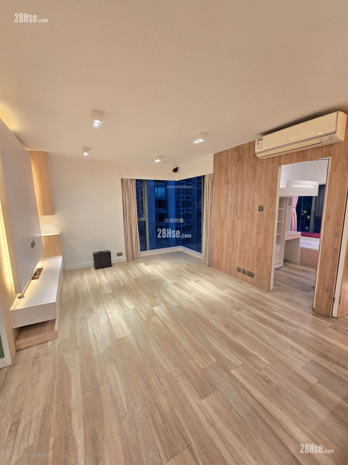 海逸豪园 售盘 2 房 , 1 浴室 561 平方尺