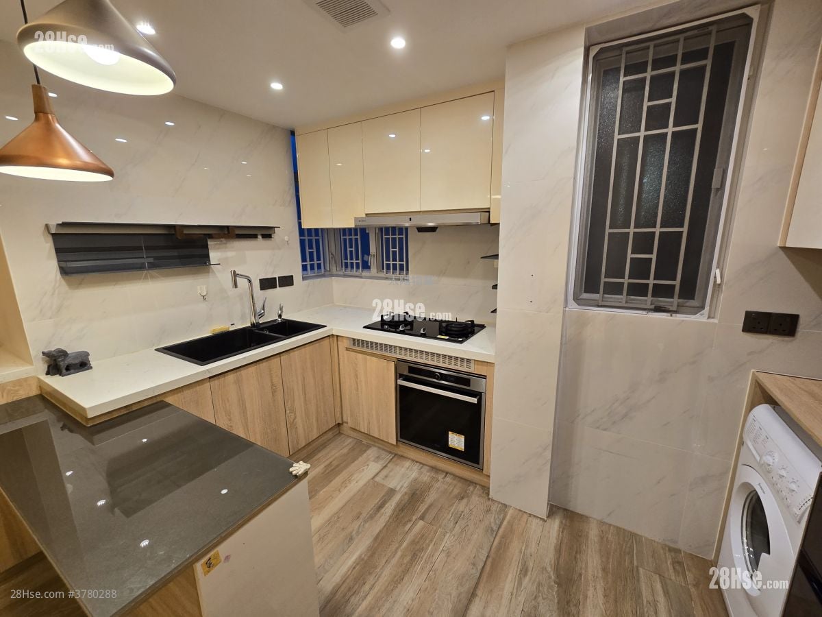 海逸豪园 售盘 2 房 , 1 浴室 561 平方尺