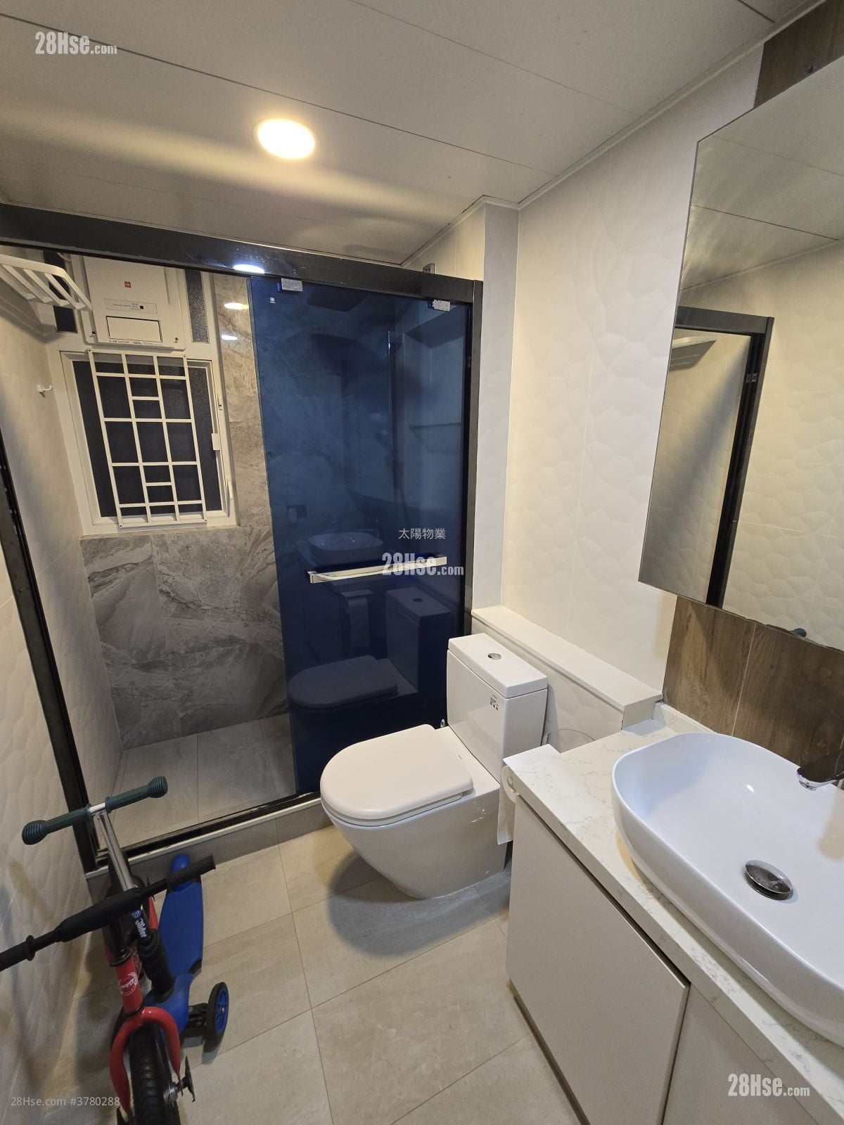 海逸豪园 售盘 2 房 , 1 浴室 561 平方尺