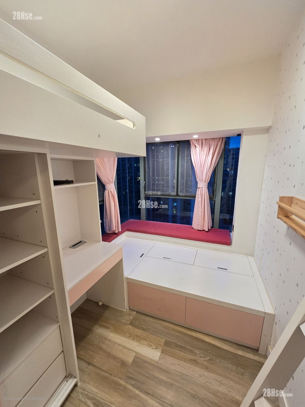 海逸豪园 售盘 2 房 , 1 浴室 561 平方尺