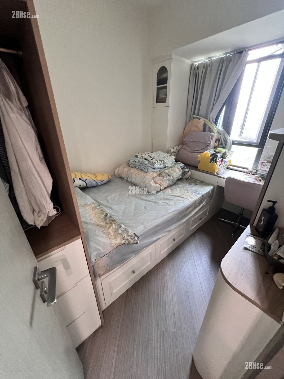 Yoho West Sell 2 Bedrooms 409 ft²