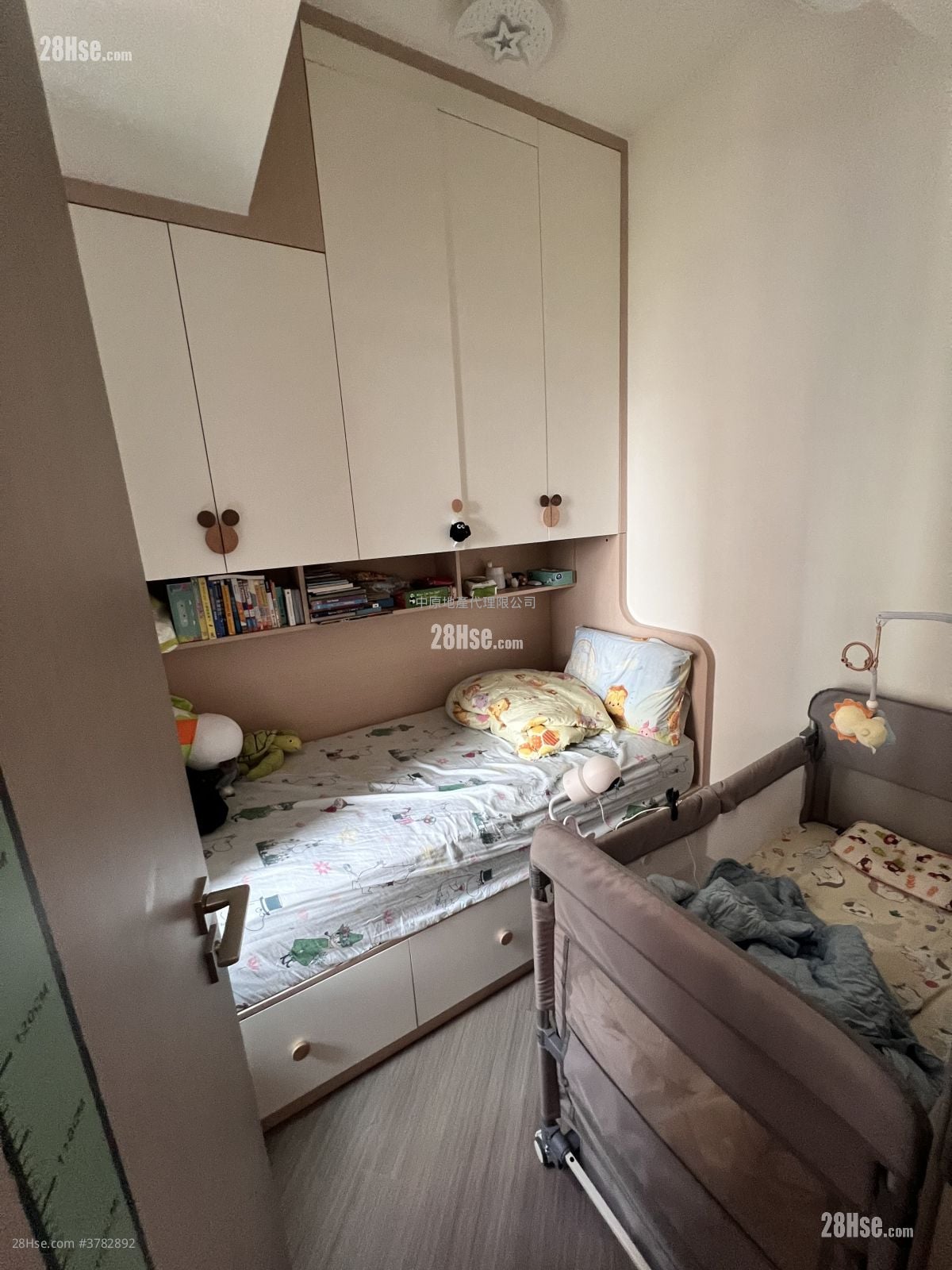 Yoho West Sell 2 Bedrooms 409 ft²