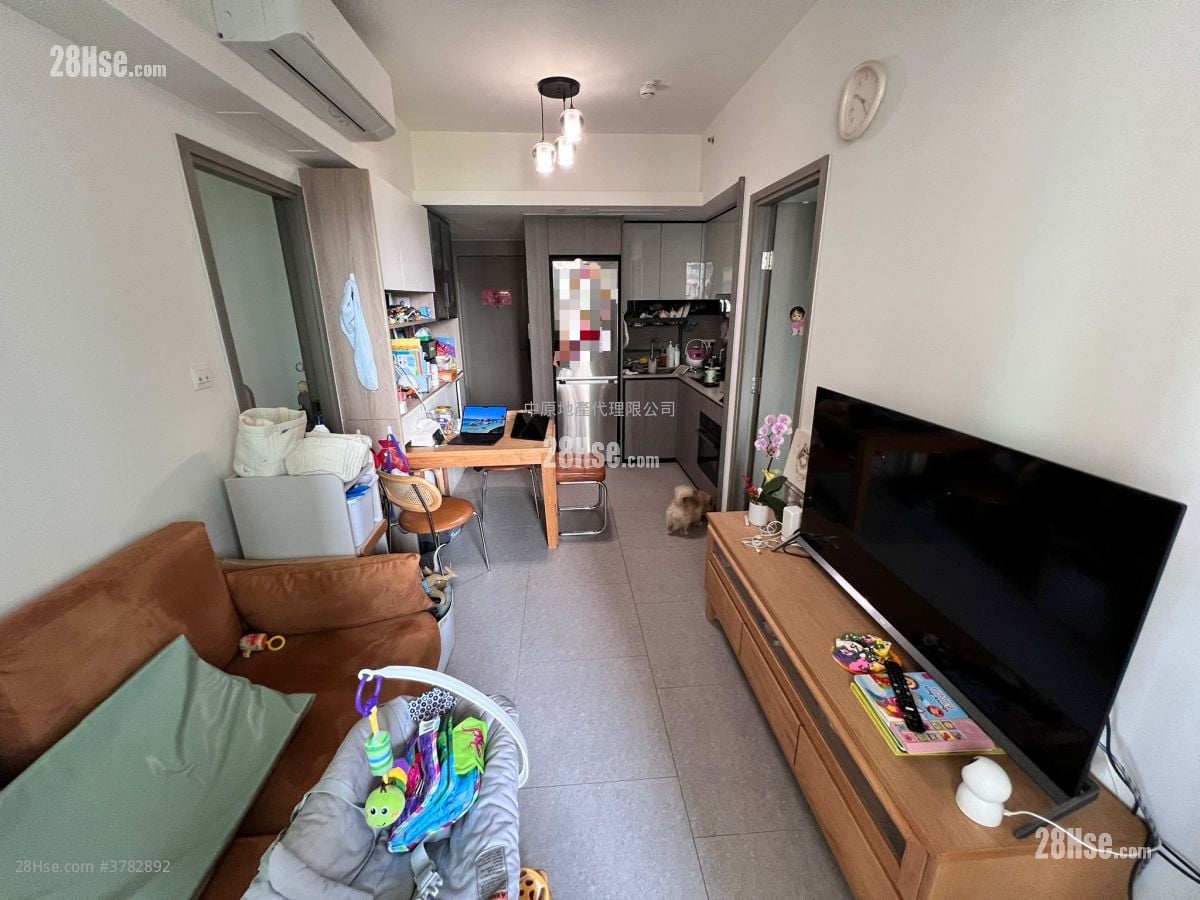 Yoho West Sell 2 Bedrooms 409 ft²