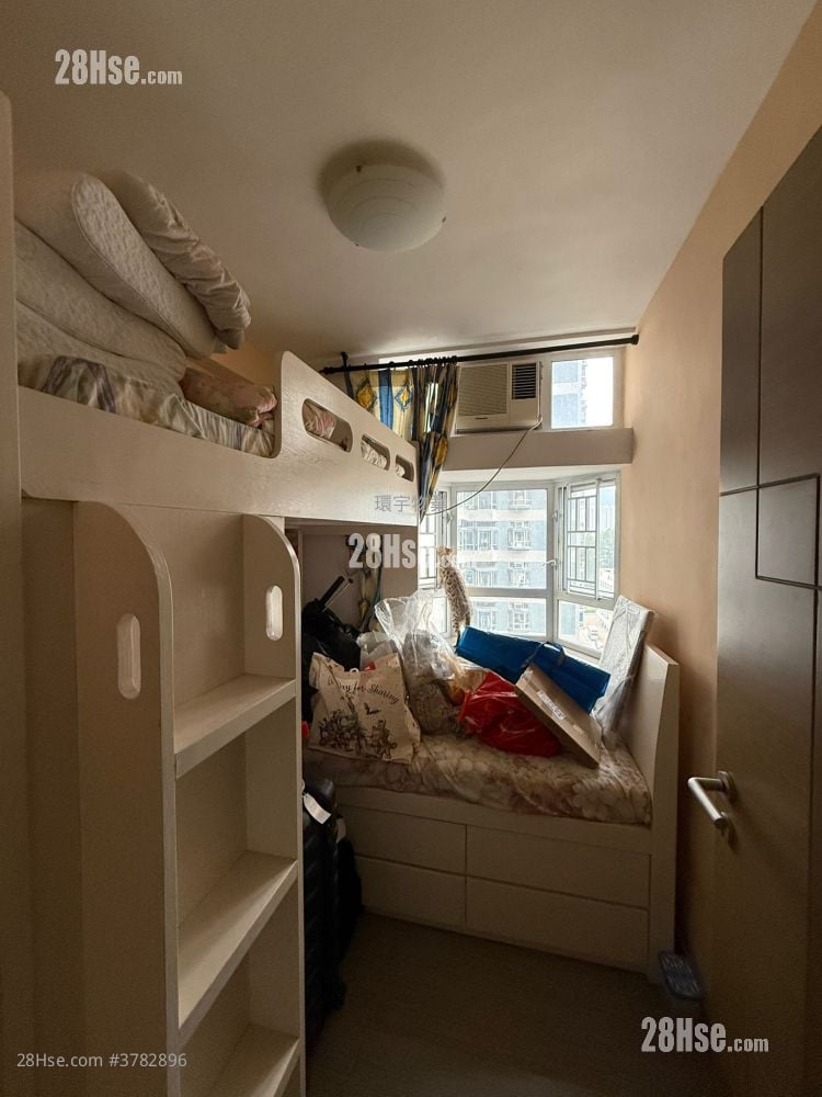 Riviera Gardens Sell 3 Bedrooms , 2 Bathrooms 592 ft²