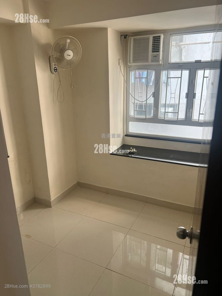 King Wang Heights Rental 2 Bedrooms , 1 Bathroom 309 ft²