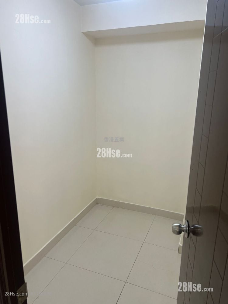 King Wang Heights Rental 2 Bedrooms , 1 Bathroom 309 ft²
