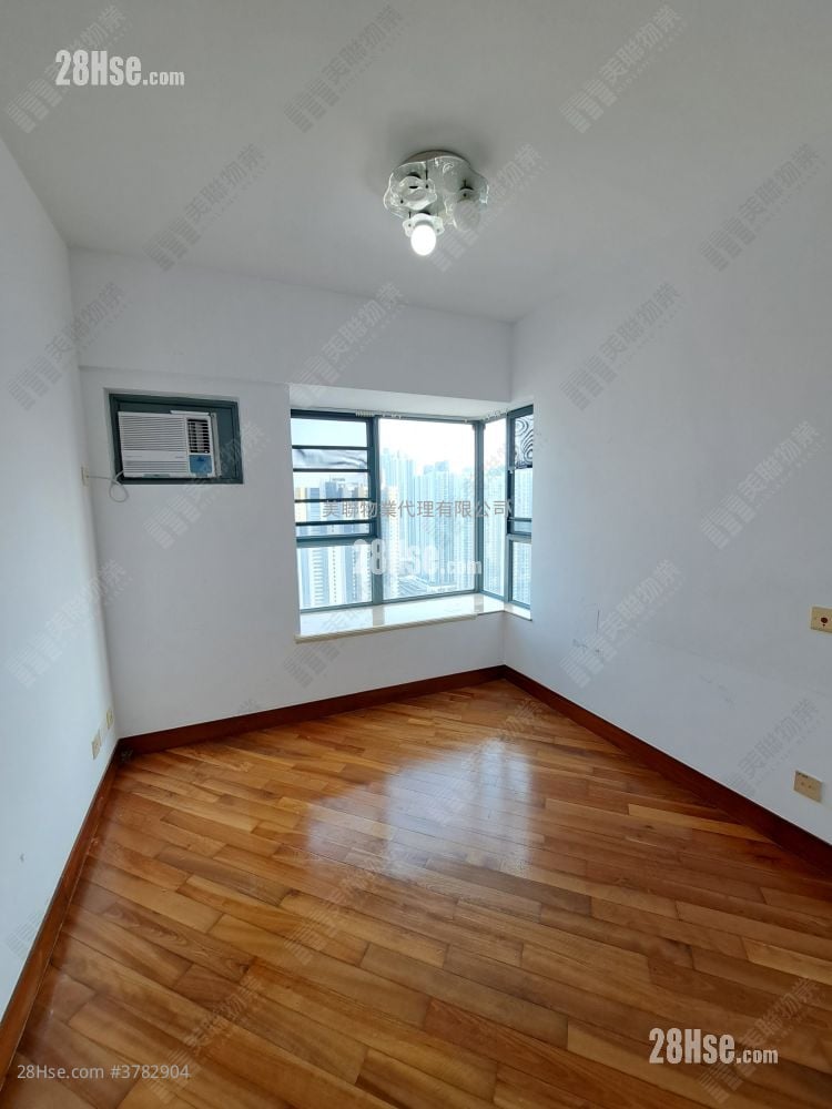 Aquamarine Sell 2 Bedrooms , 1 Bathroom 496 ft²