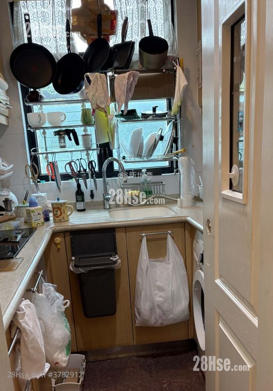 Villa Pinada House Sell 3 Bedrooms , 1 Bathroom 655 ft²