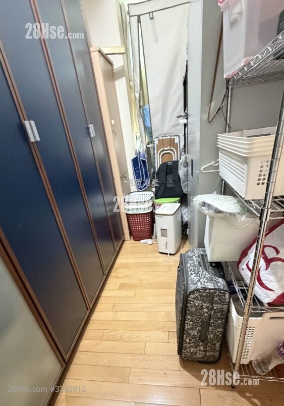 Villa Pinada House Sell 3 Bedrooms , 1 Bathroom 655 ft²