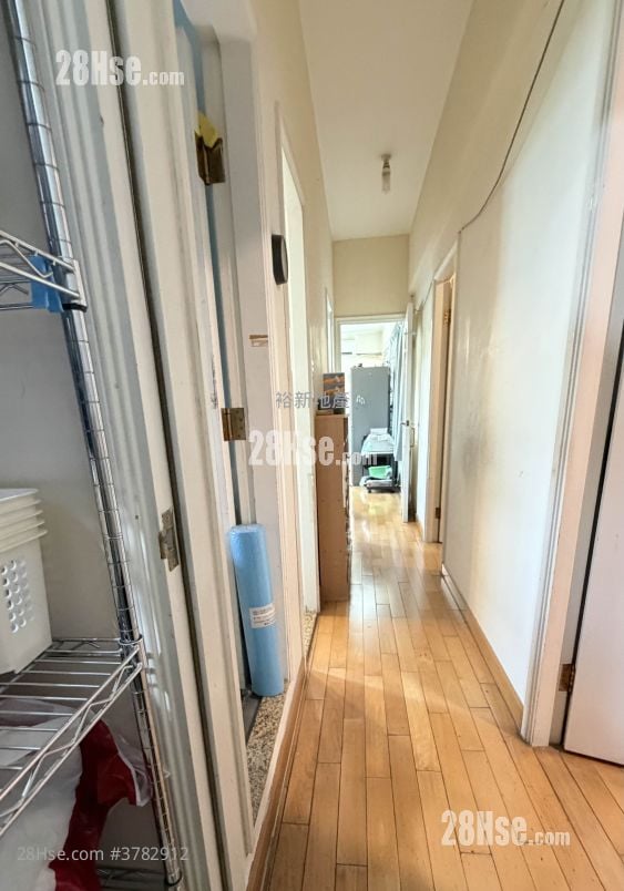 Villa Pinada House Sell 3 Bedrooms , 1 Bathroom 655 ft²