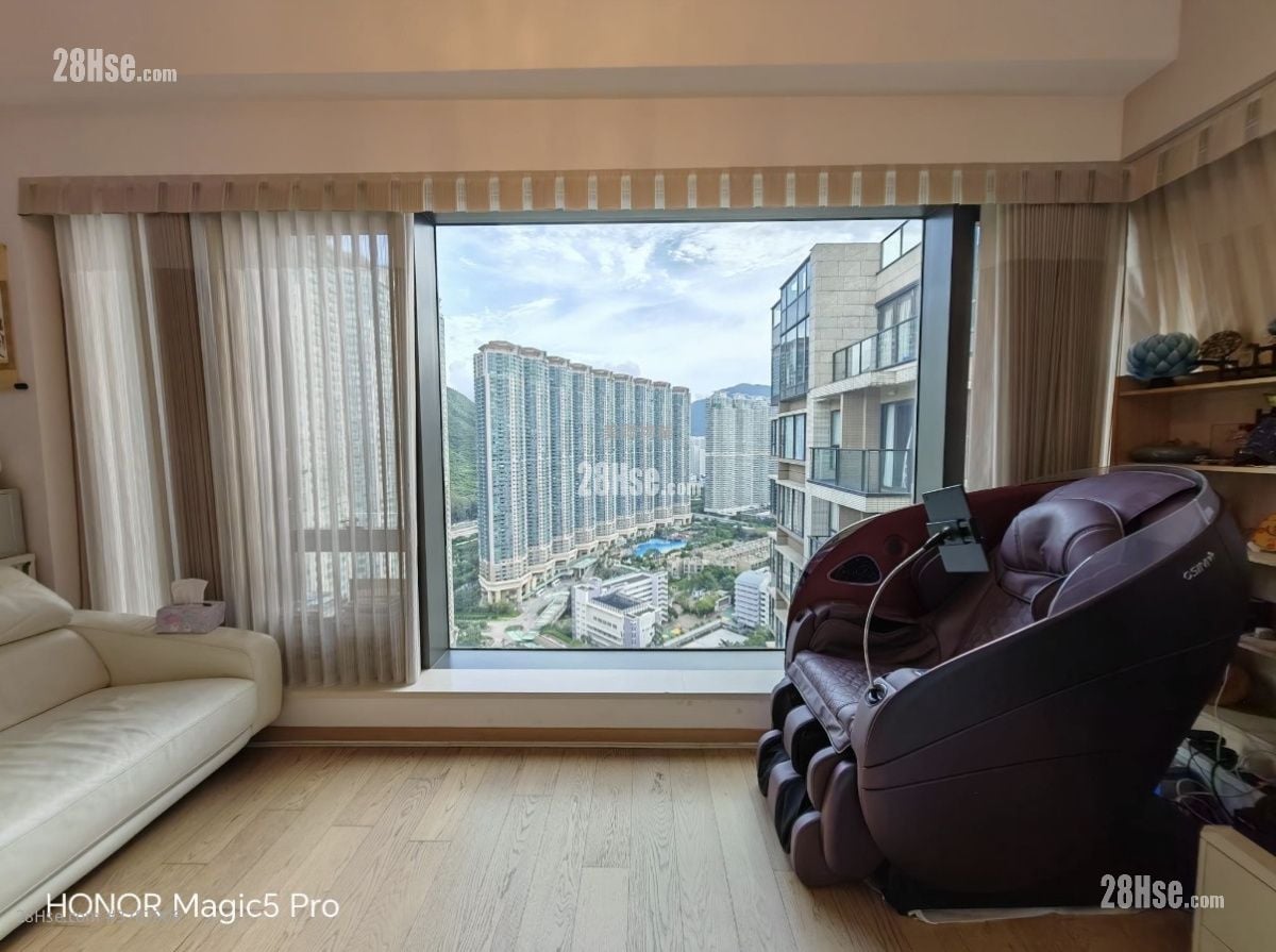 The Visionary Sell 1,489 ft²