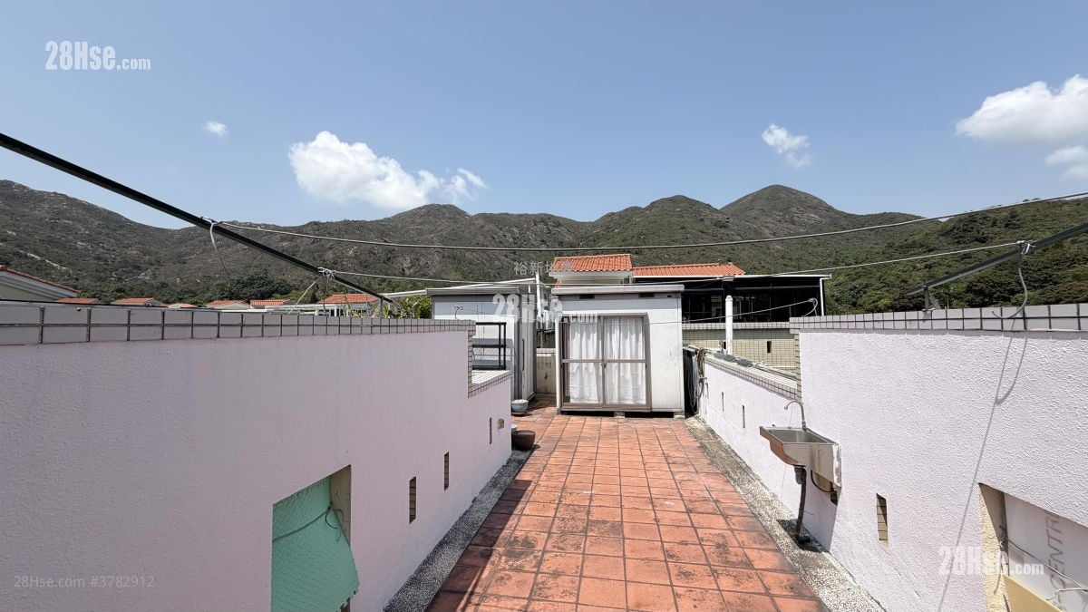 Villa Pinada House Sell 3 Bedrooms , 1 Bathroom 655 ft²