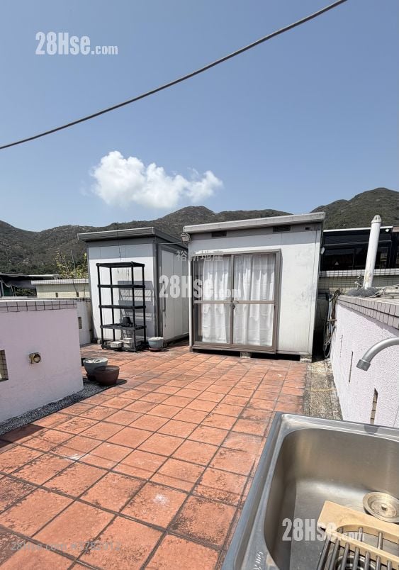 Villa Pinada House Sell 3 Bedrooms , 1 Bathroom 655 ft²