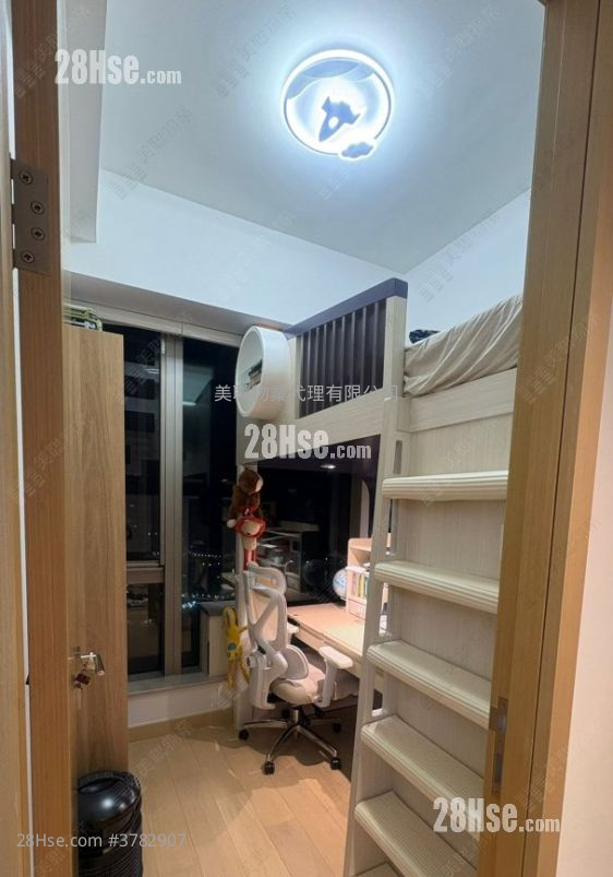 Marini Sell 2 Bedrooms 545 ft²