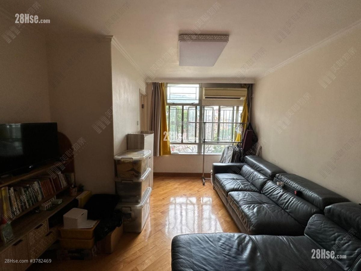 King Shing Court Sell 1 Bedroom 606 ft²