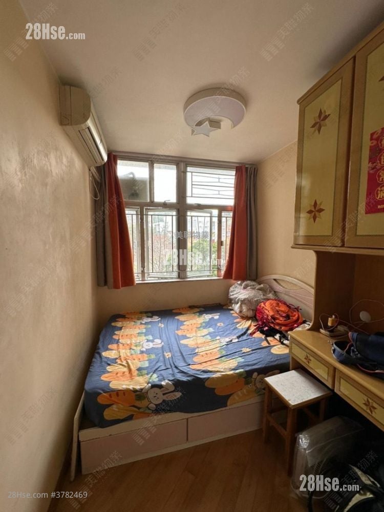 King Shing Court Sell 1 Bedroom 606 ft²