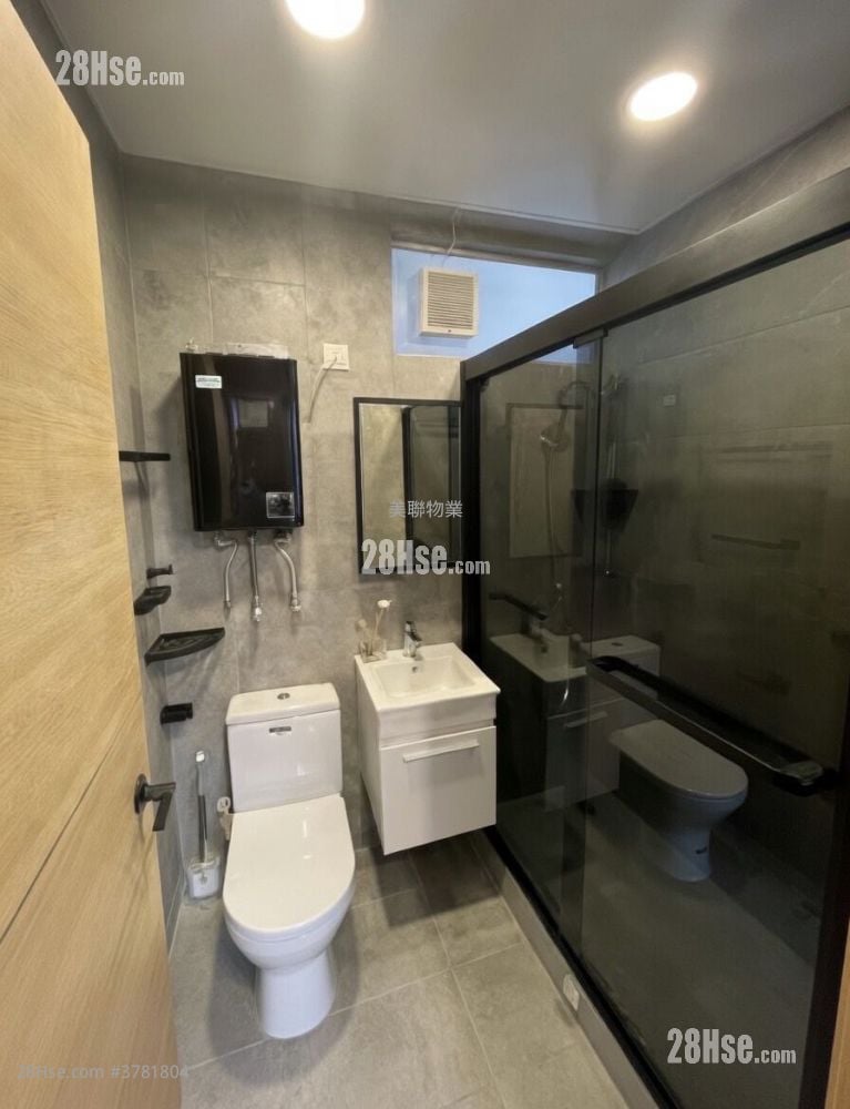 Tuen Mun Town Plaza Sell 2 Bedrooms 351 ft²