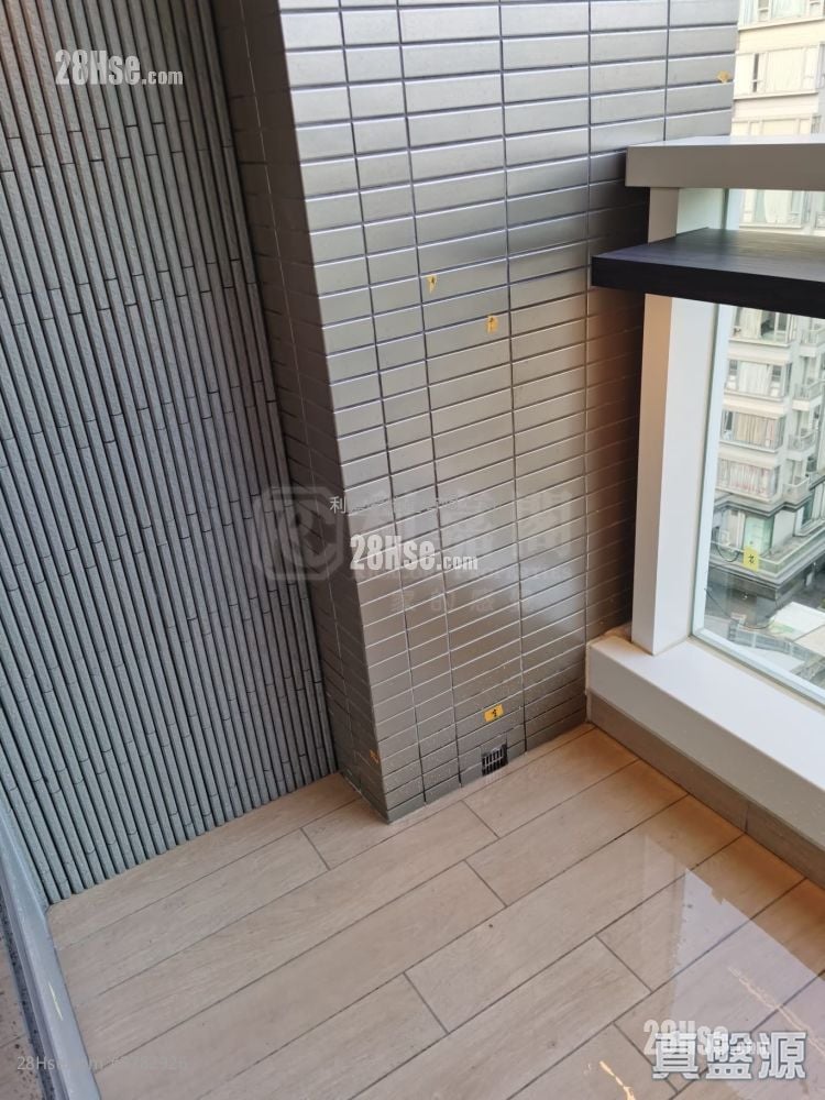 The Parkland Sell 2 Bedrooms , 1 Bathroom 449 ft²