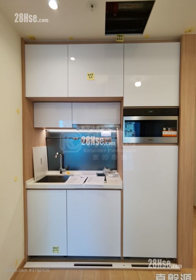 The Parkland Sell 2 Bedrooms , 1 Bathroom 449 ft²