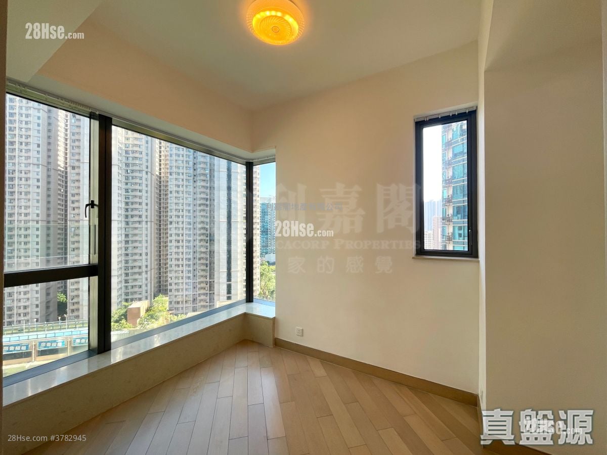 The Wings Sell 4 Bedrooms , 2 Bathrooms 827 ft²