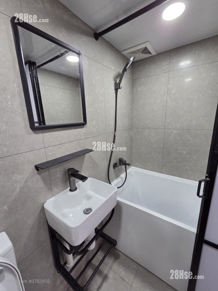 Pollock Building Rental Studio , 1 Bathroom 160 ft²