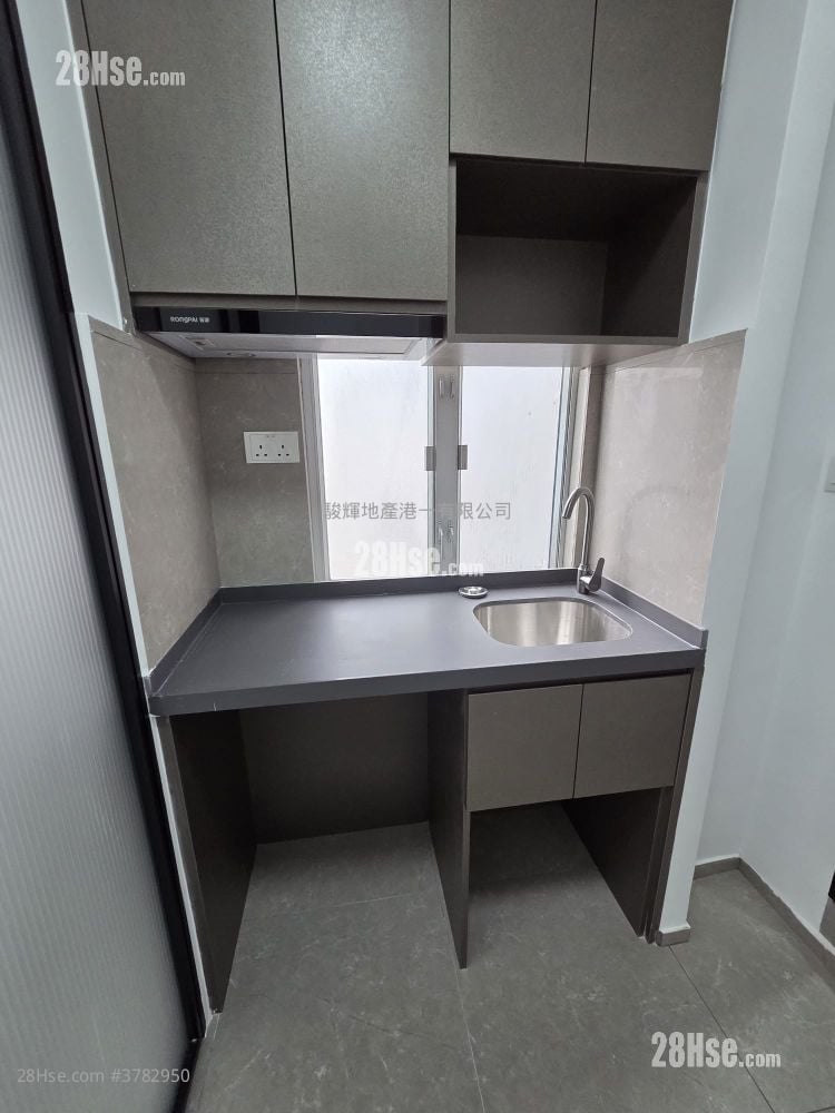 Pollock Building Rental Studio , 1 Bathroom 160 ft²