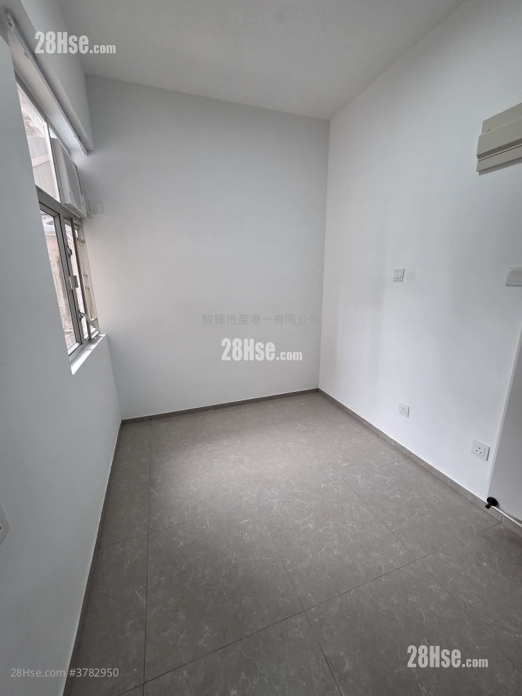 Pollock Building Rental Studio , 1 Bathroom 160 ft²