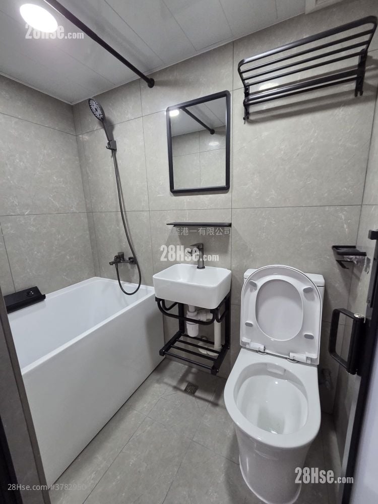 Pollock Building Rental Studio , 1 Bathroom 160 ft²