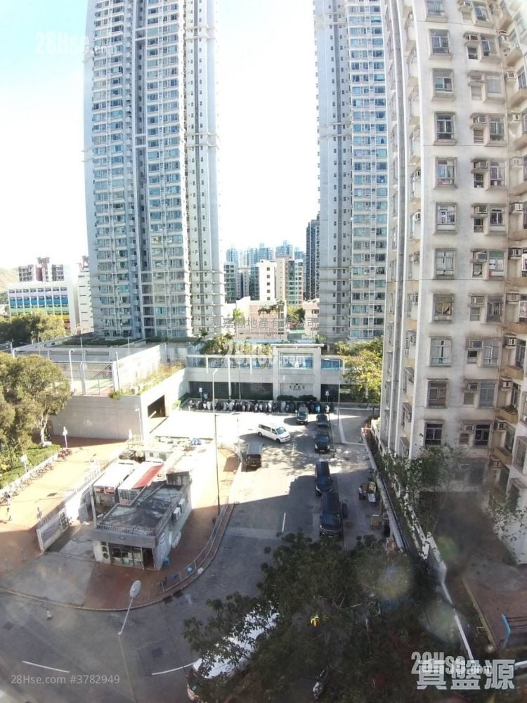 Fung Cheung Building Sell 2 Bedrooms , 1 Bathroom 333 ft²