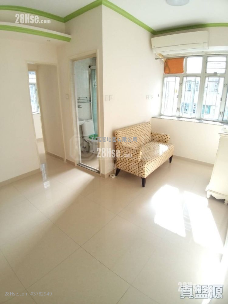 Fung Cheung Building Sell 2 Bedrooms , 1 Bathroom 333 ft²