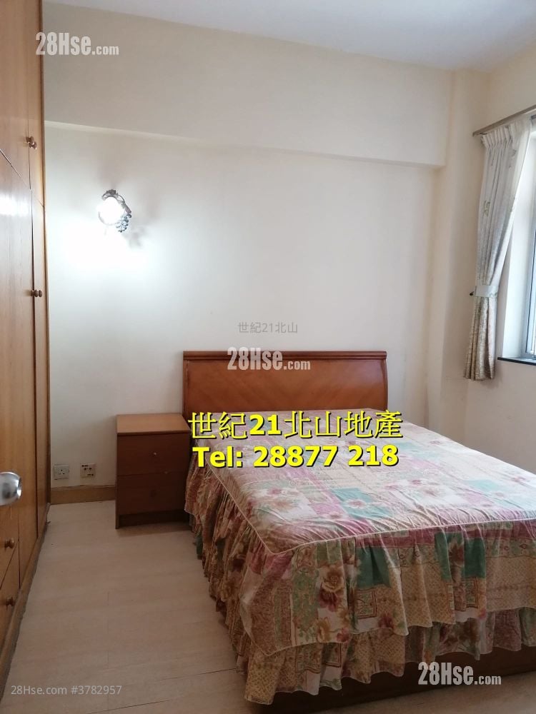 Pak Lee Building Sell 3 Bedrooms , 1 Bathroom 670 ft²