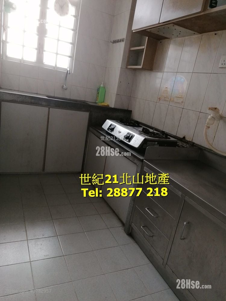 Pak Lee Building Sell 3 Bedrooms , 1 Bathroom 670 ft²