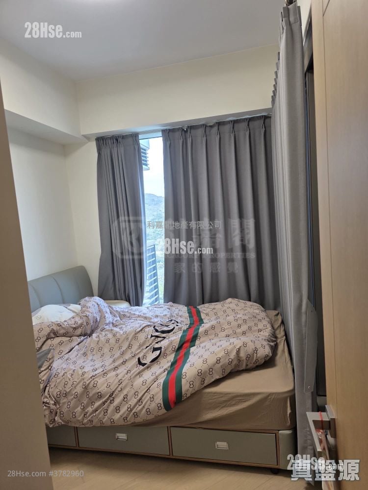 Grand Mayfair  Sell 2 Bedrooms , 1 Bathroom 463 ft²