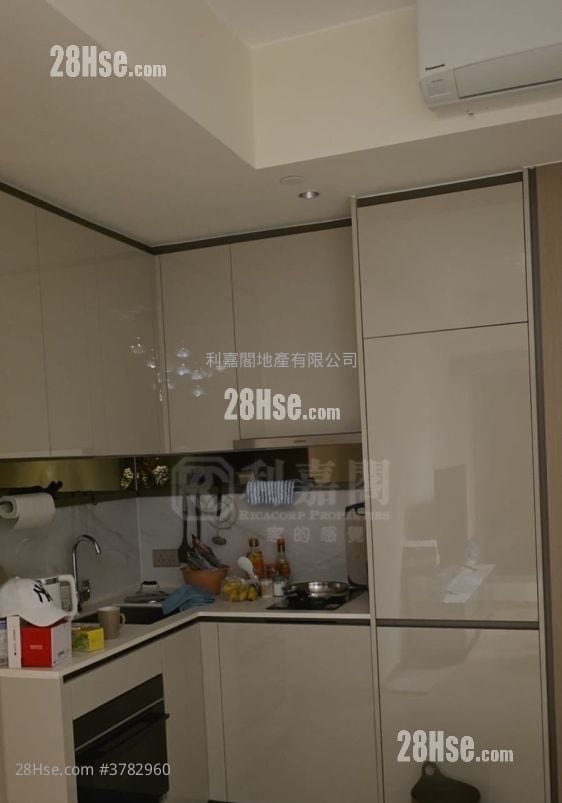 Grand Mayfair  Sell 2 Bedrooms , 1 Bathroom 463 ft²