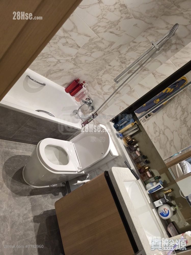 Grand Mayfair  Sell 2 Bedrooms , 1 Bathroom 463 ft²